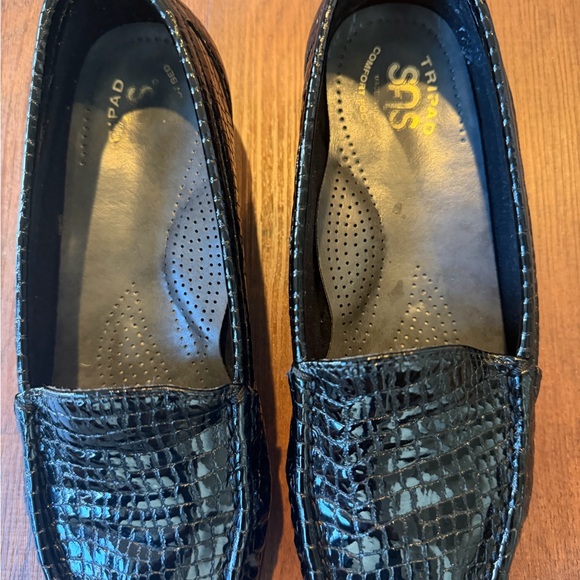 SAS Black Crocodile Loafers - Picture 4 of 9